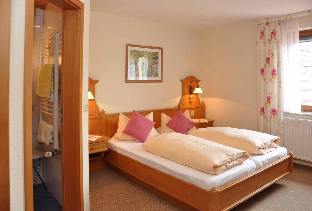 Landhotel Zur Pferdetraenke Schleid Экстерьер фото