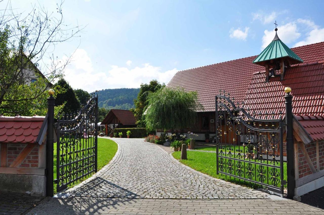 Landhotel Zur Pferdetraenke Schleid Экстерьер фото