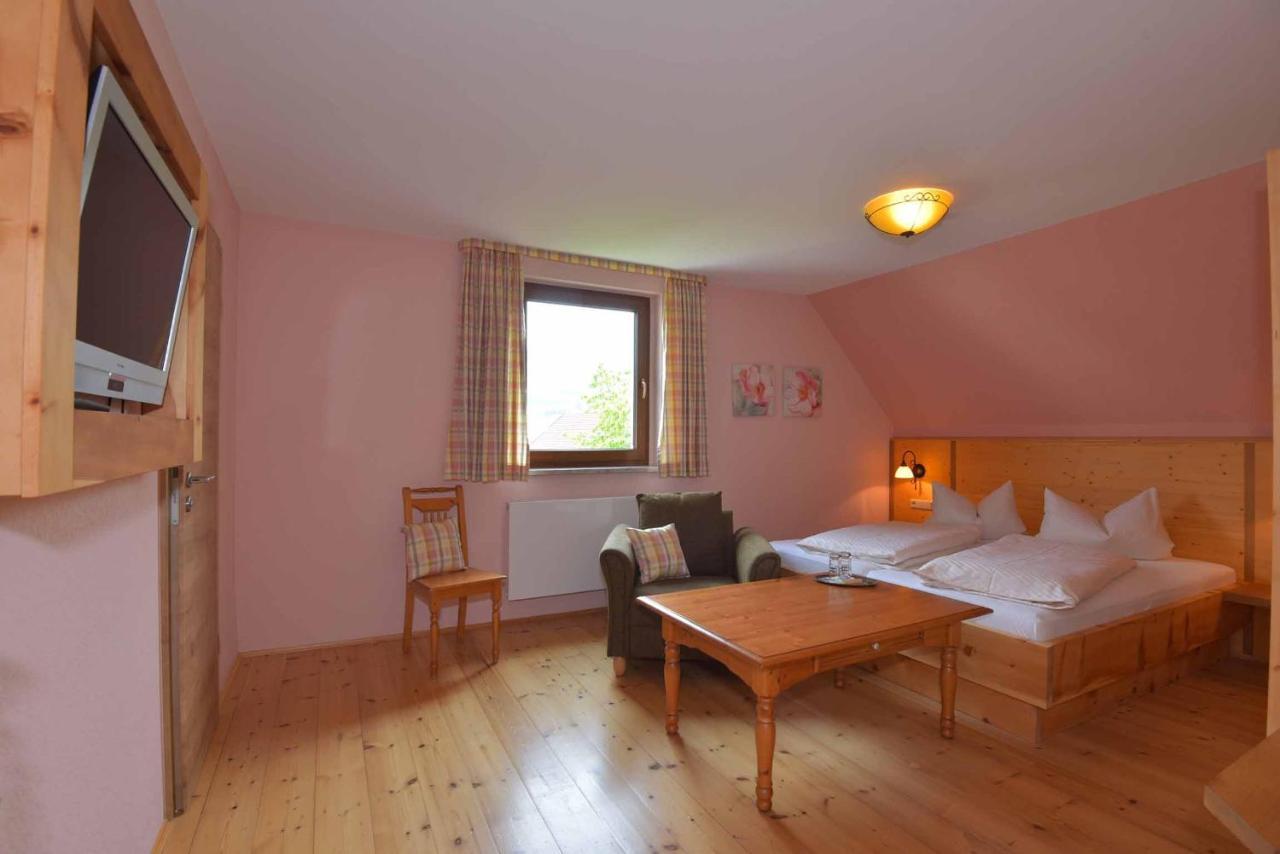 Landhotel Zur Pferdetraenke Schleid Экстерьер фото