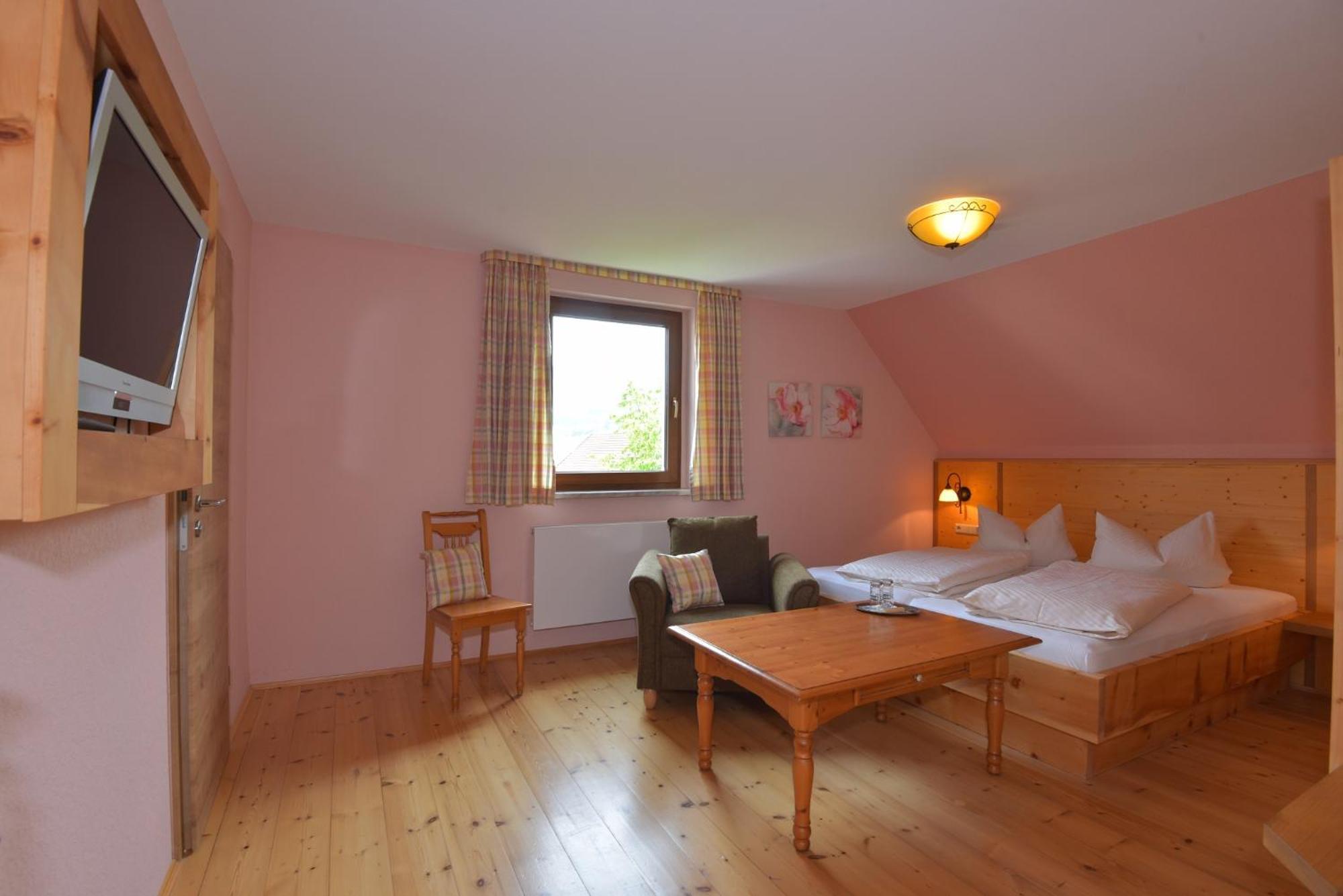 Landhotel Zur Pferdetraenke Schleid Экстерьер фото